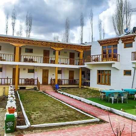 Oyo 37004 City Heart Guest House Leh Luaran gambar