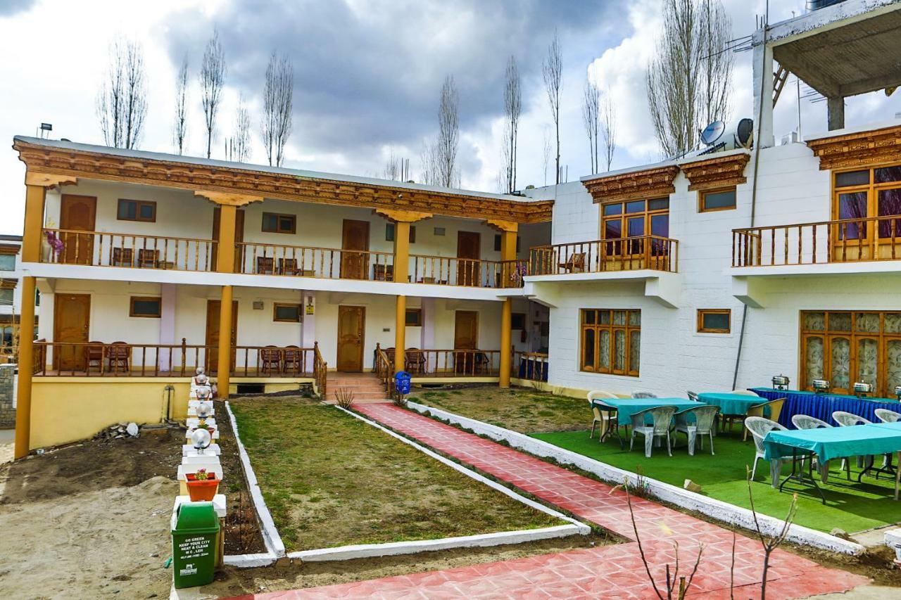 Oyo 37004 City Heart Guest House Leh Luaran gambar
