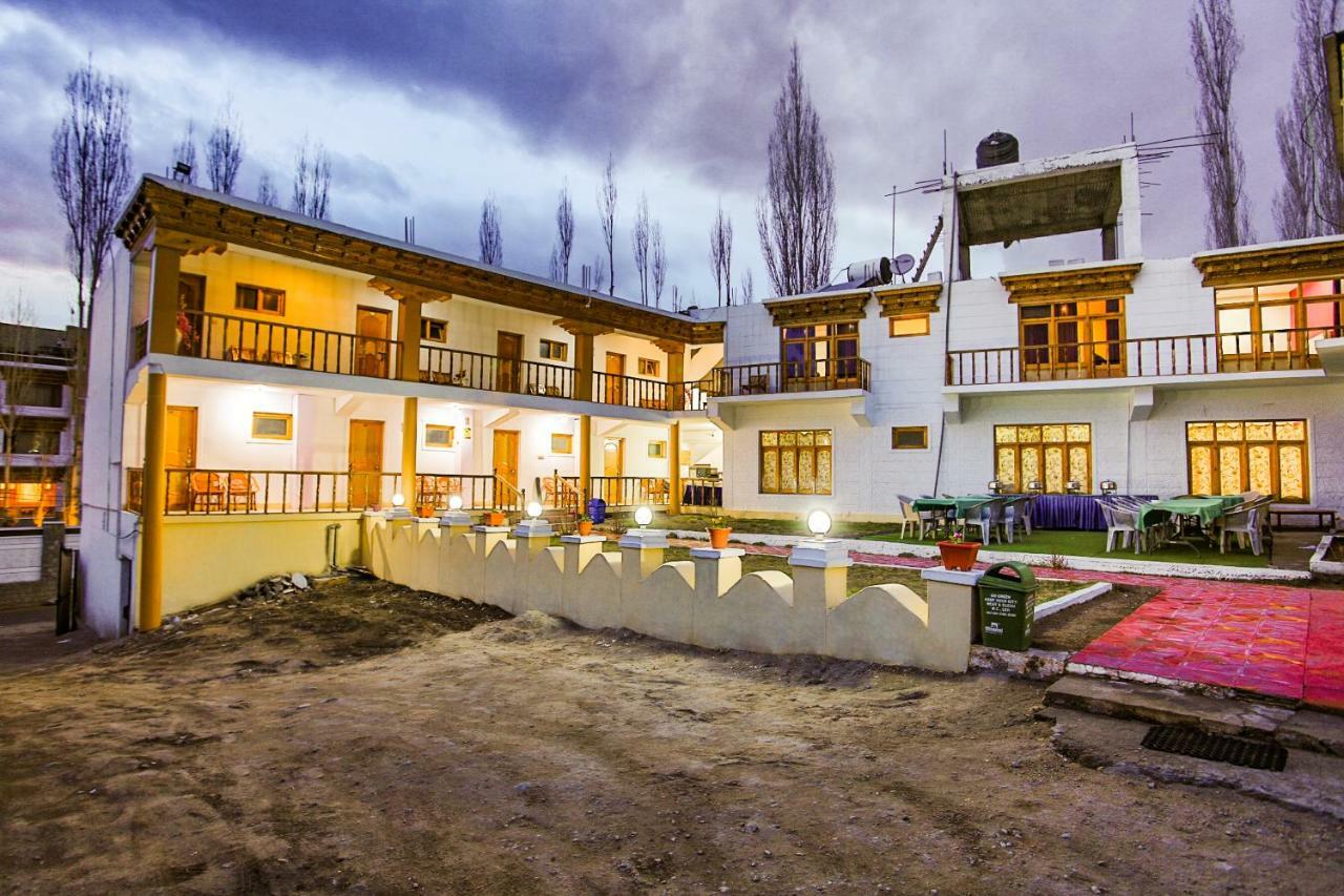 Oyo 37004 City Heart Guest House Leh Luaran gambar