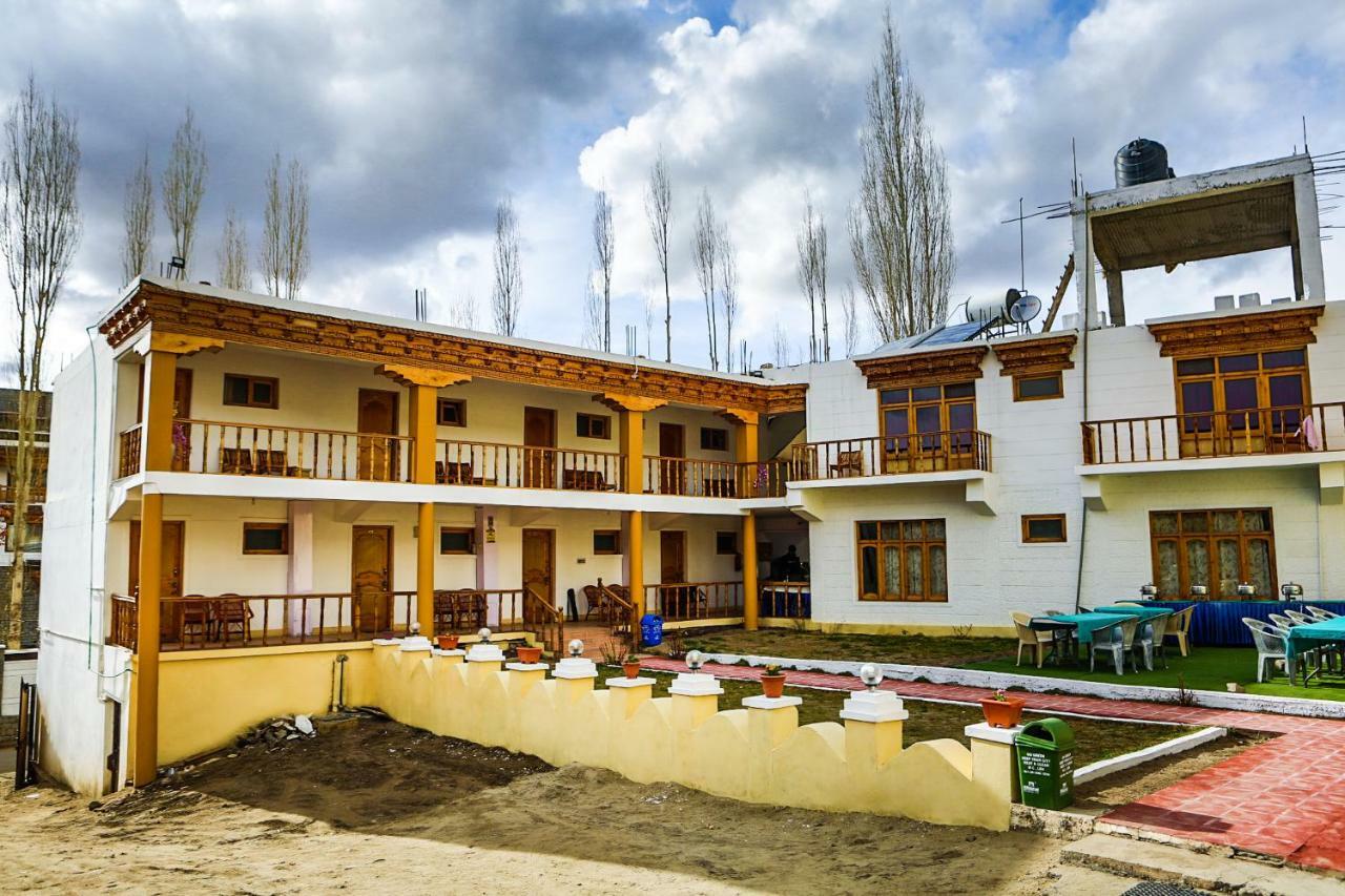 Oyo 37004 City Heart Guest House Leh Luaran gambar