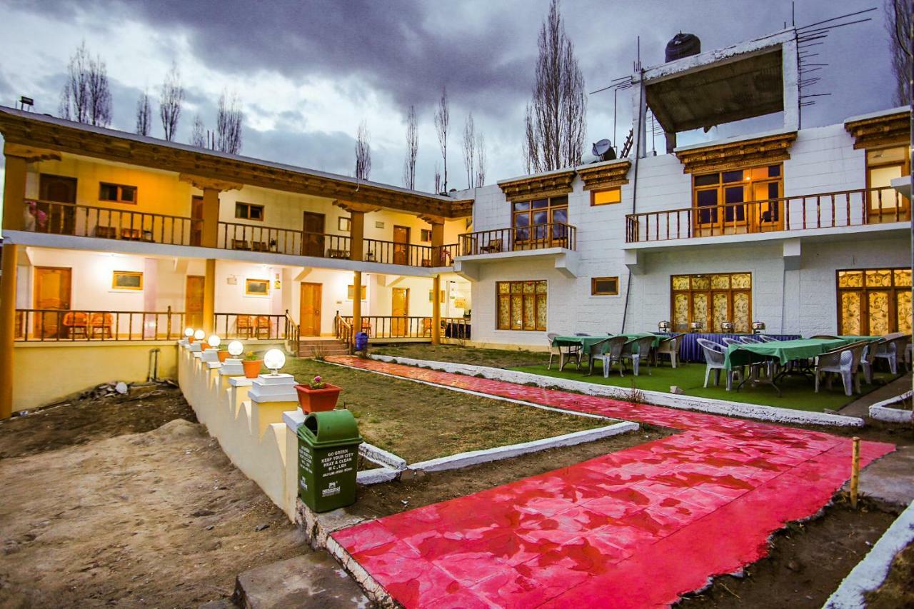 Oyo 37004 City Heart Guest House Leh Luaran gambar